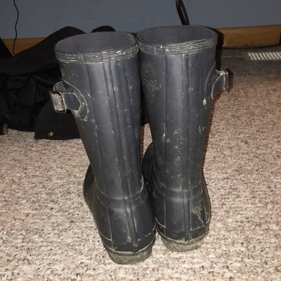 navy blue hunter rain boots